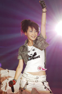 重庆妹艾梦萌成功晋级2006超级女声全国六强