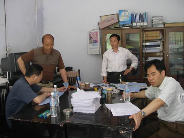 县长李志雄在明达镇视察了解煤矿安全隐患整治情况