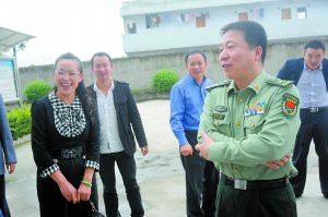 航天英雄杨利伟：回到梁平，感觉很亲切(图)