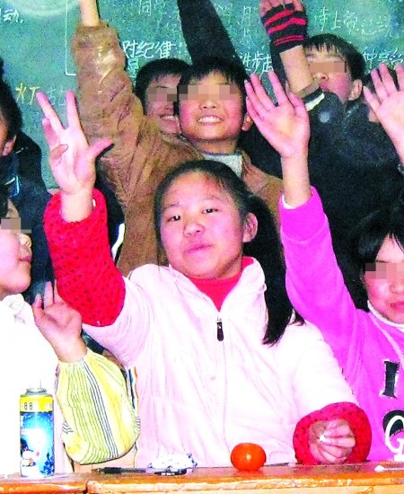 假如你是班长,请拟一份通知,要求80词左右,内容