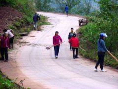 石安镇：冬季道路集中管护 群众安全出行有保障