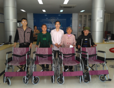 福禄镇为贫困残疾人免费赠送轮椅